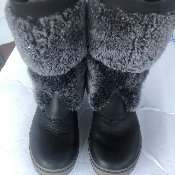 Ugg Boots 6 - Picture 2 of 8